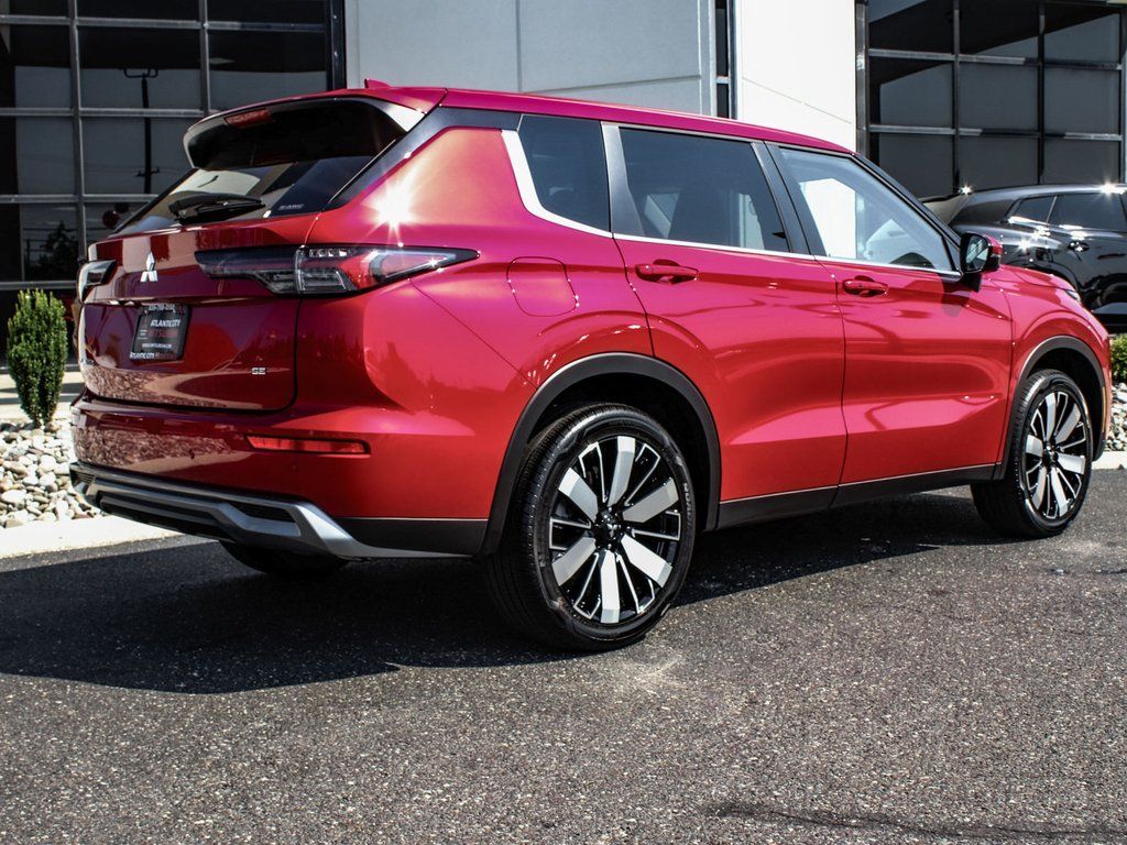 2025 Mitsubishi Outlander SE - Photo 6