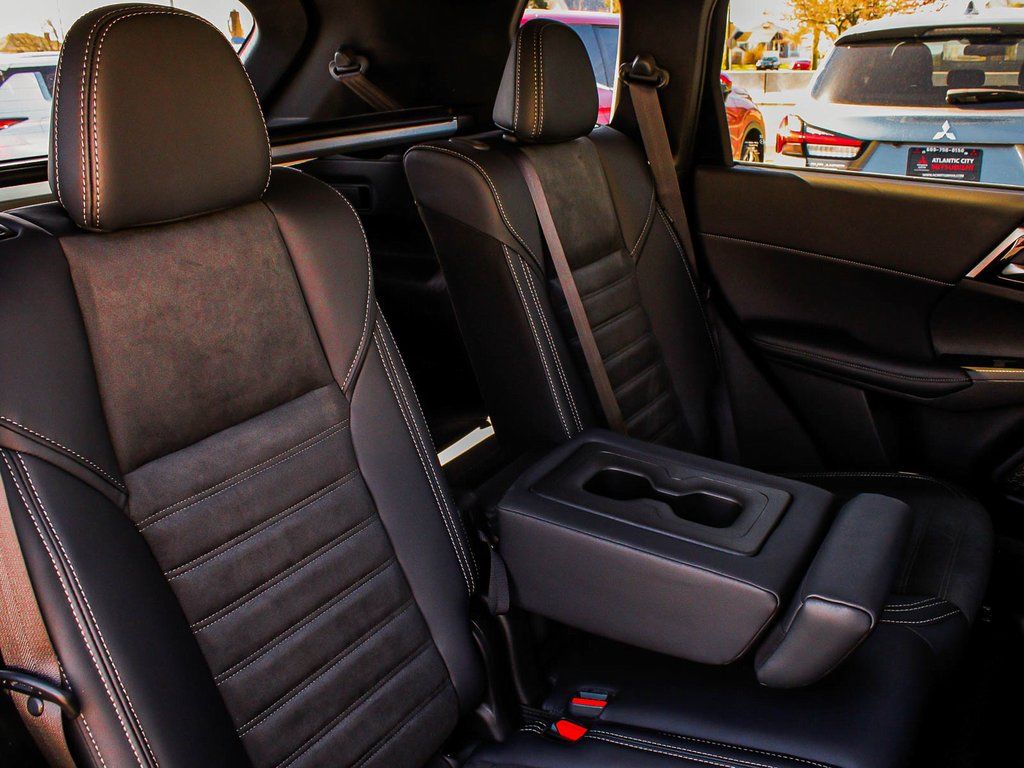 2025 Mitsubishi Outlander SE - Photo 37