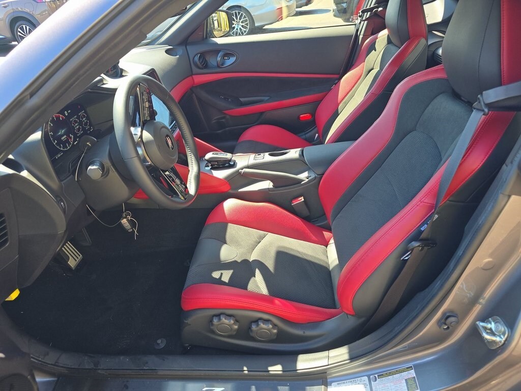 2025 Nissan Z Performance photo 4