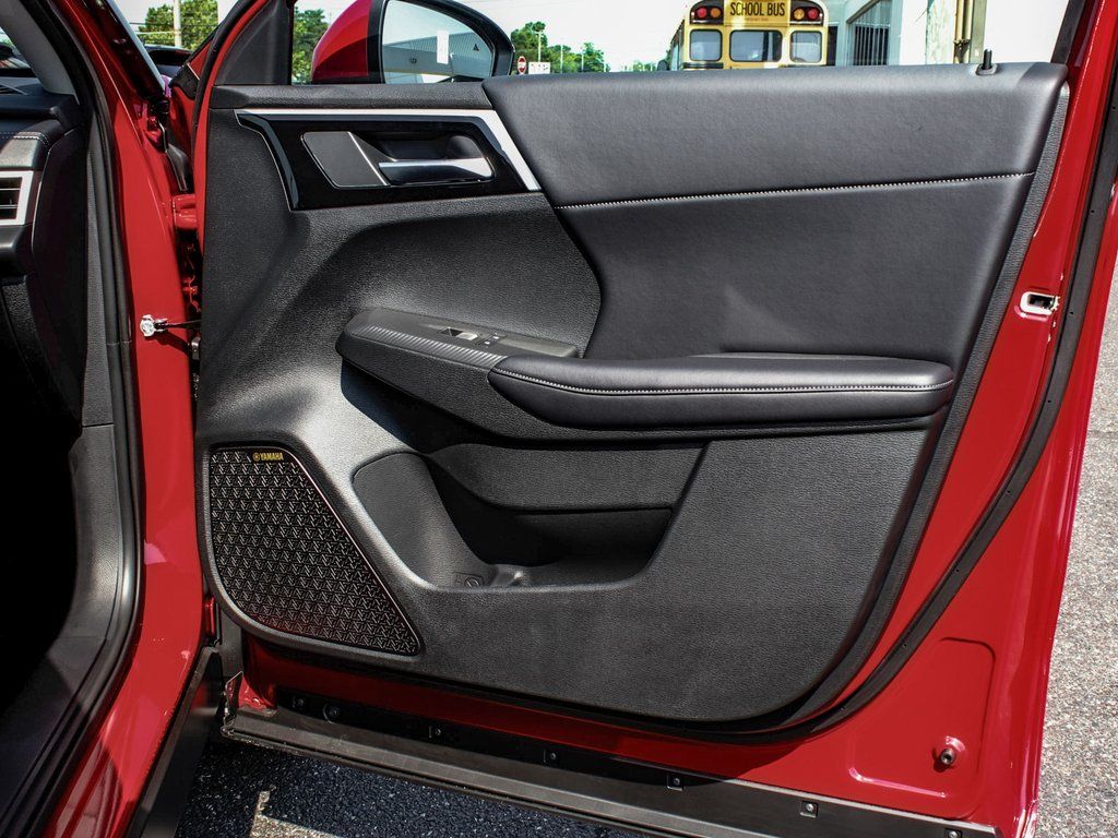 2025 Mitsubishi Outlander SE - Photo 13