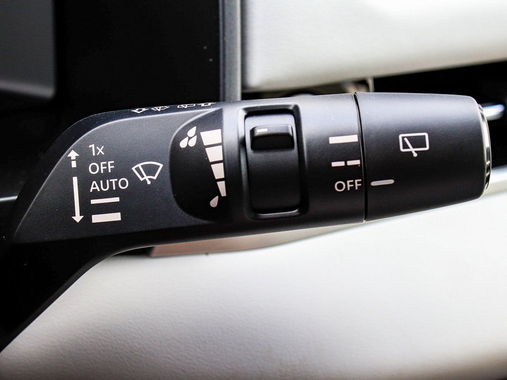 2025 Mitsubishi Outlander SE - Photo 29
