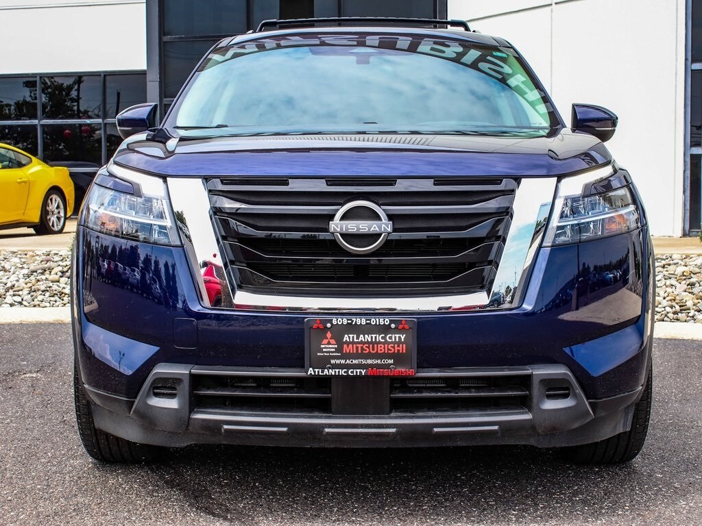 2022 Nissan Pathfinder SV photo 2