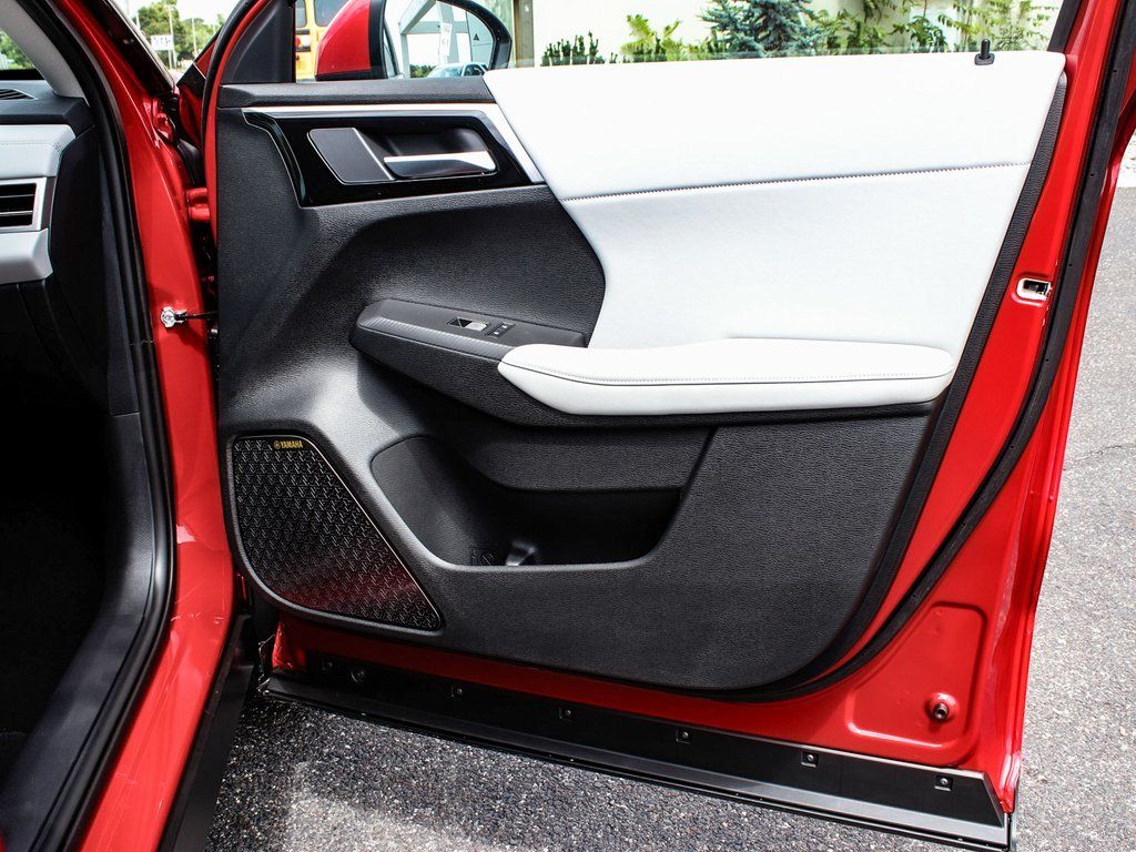 2025 Mitsubishi Outlander SE - Photo 13