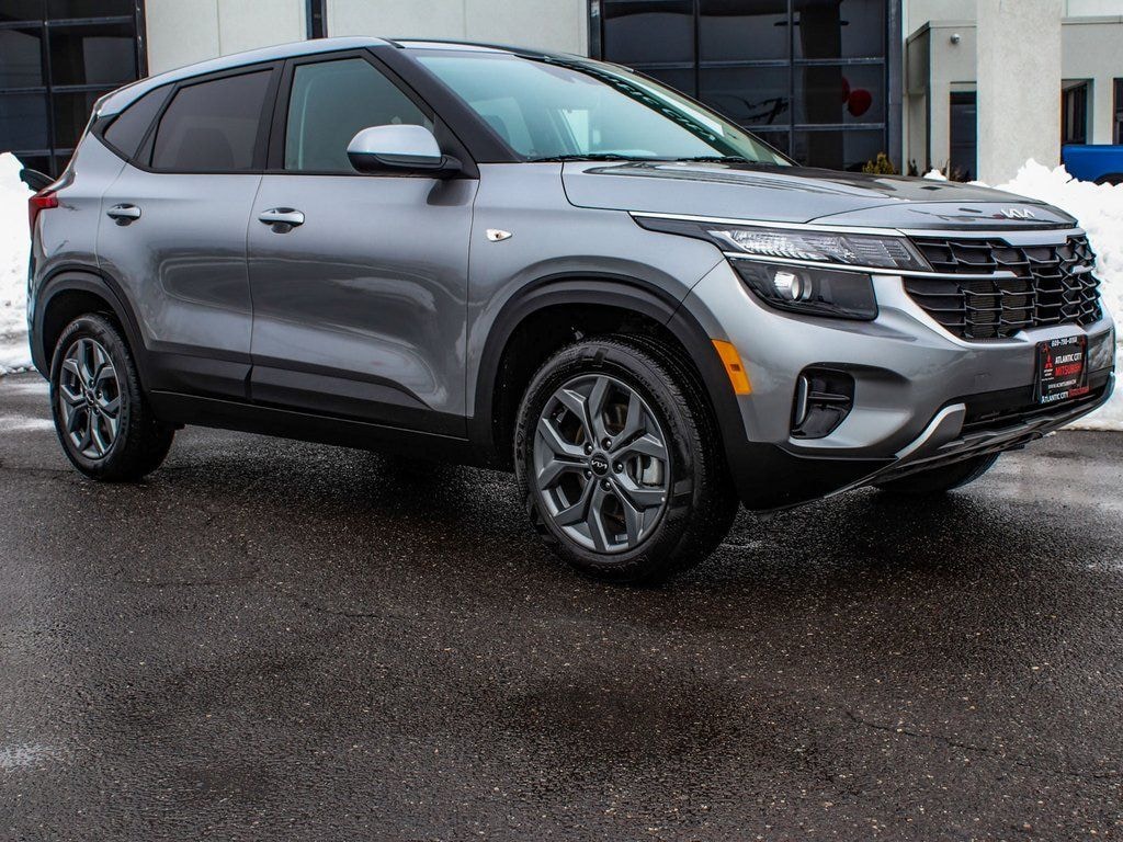 Used 2025 Kia Seltos LX SUV