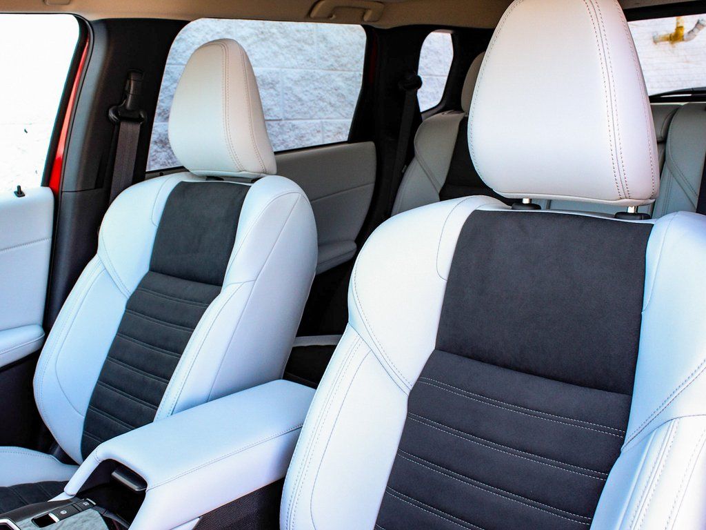 2025 Mitsubishi Outlander SE - Photo 32