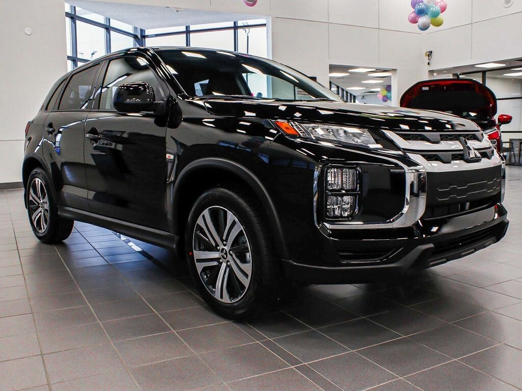 2025 Mitsubishi Outlander Sport ES photo 3