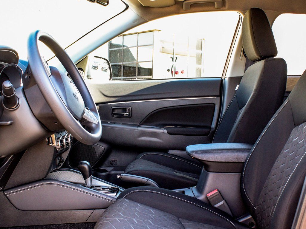 2025 Mitsubishi Outlander Sport ES - Photo 29