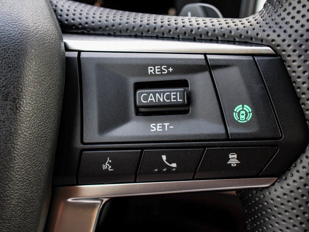 2025 Mitsubishi Outlander SE - Photo 28