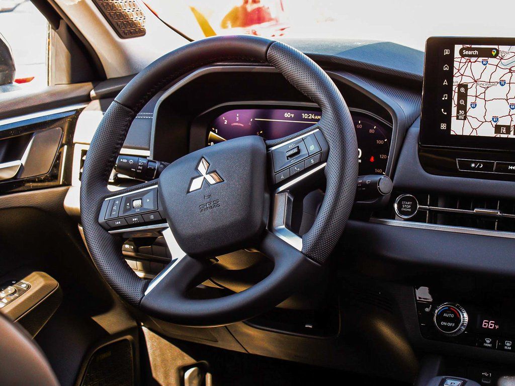 2025 Mitsubishi Outlander SE - Photo 38