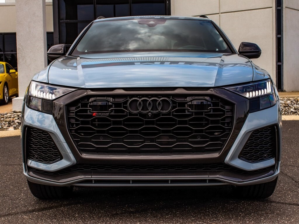 2022 Audi RS Q8 photo 2