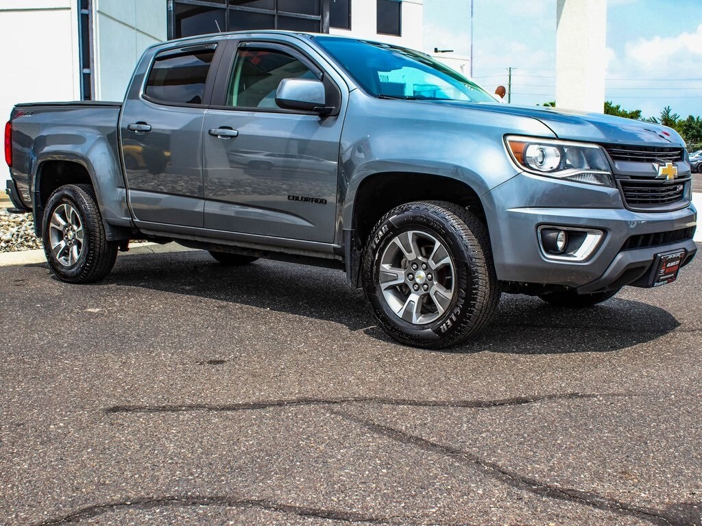 2019 Chevrolet Colorado Z71 photo 2
