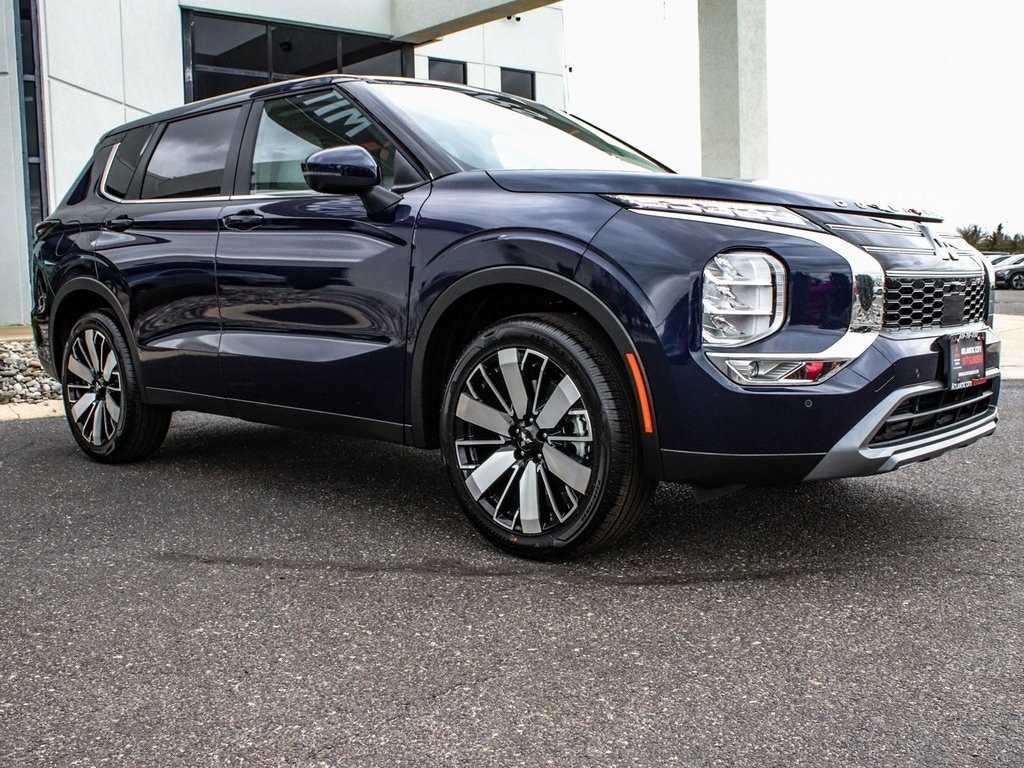 New 2025 Mitsubishi Outlander SE SUV