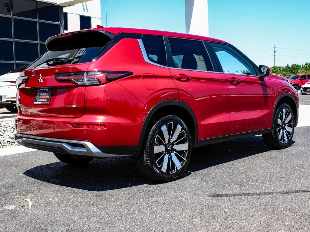 2025 Mitsubishi Outlander SE - Photo 6
