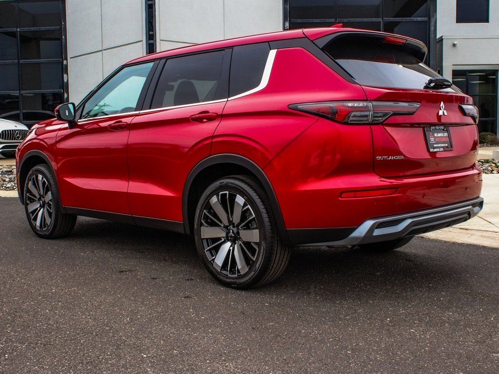 New 2026 Mitsubishi Outlander SE SUV
