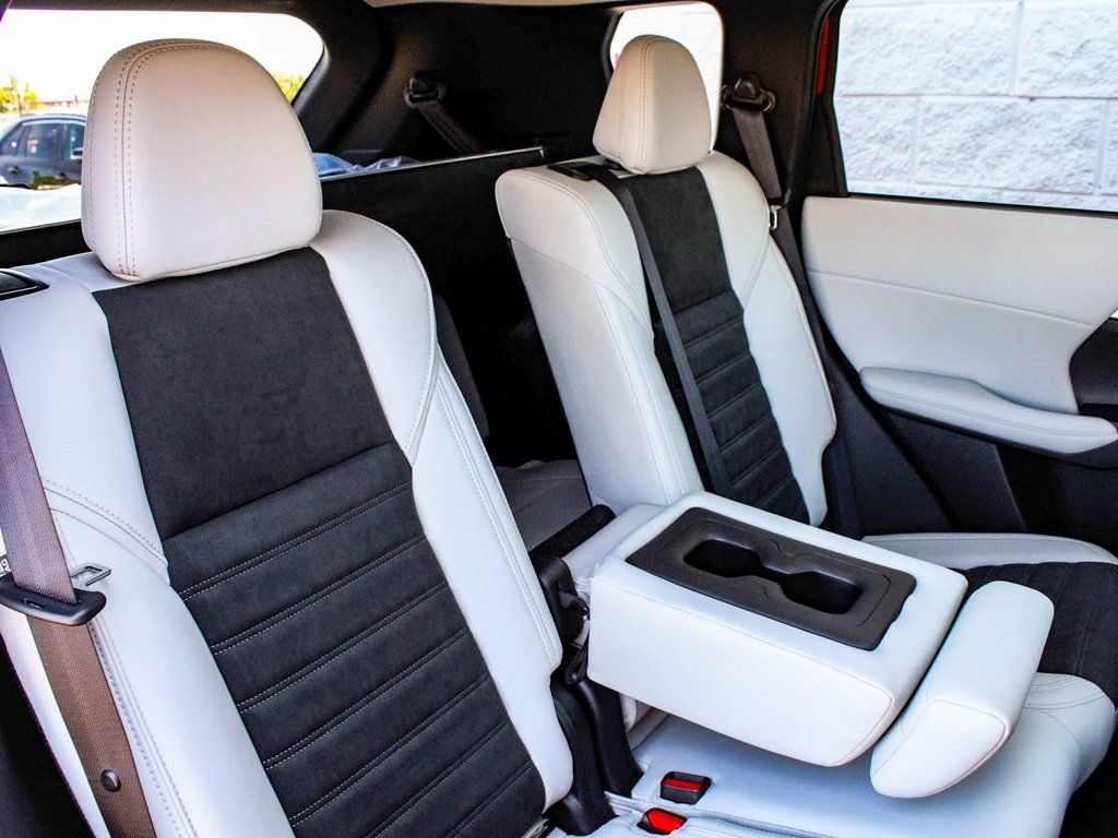 2025 Mitsubishi Outlander SE - Photo 40