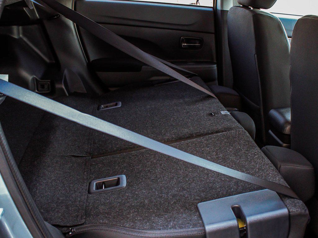 2025 Mitsubishi Outlander Sport ES - Photo 36