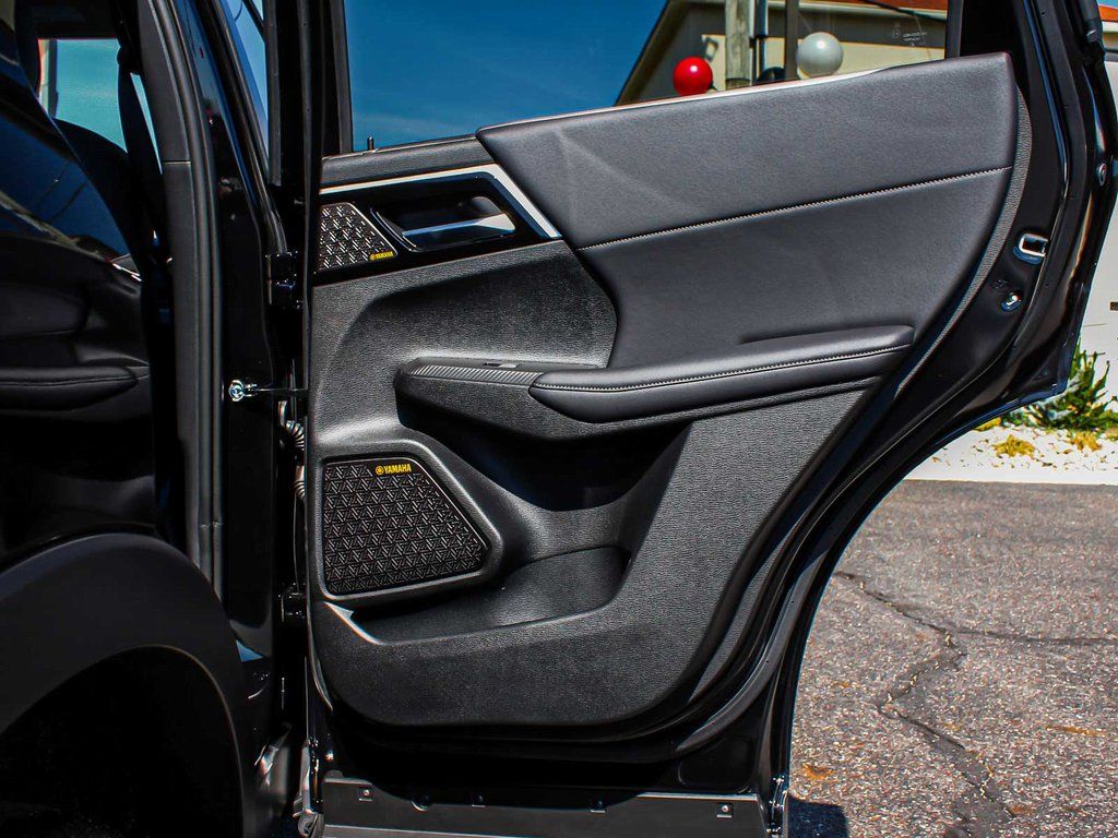 2025 Mitsubishi Outlander SE - Photo 13