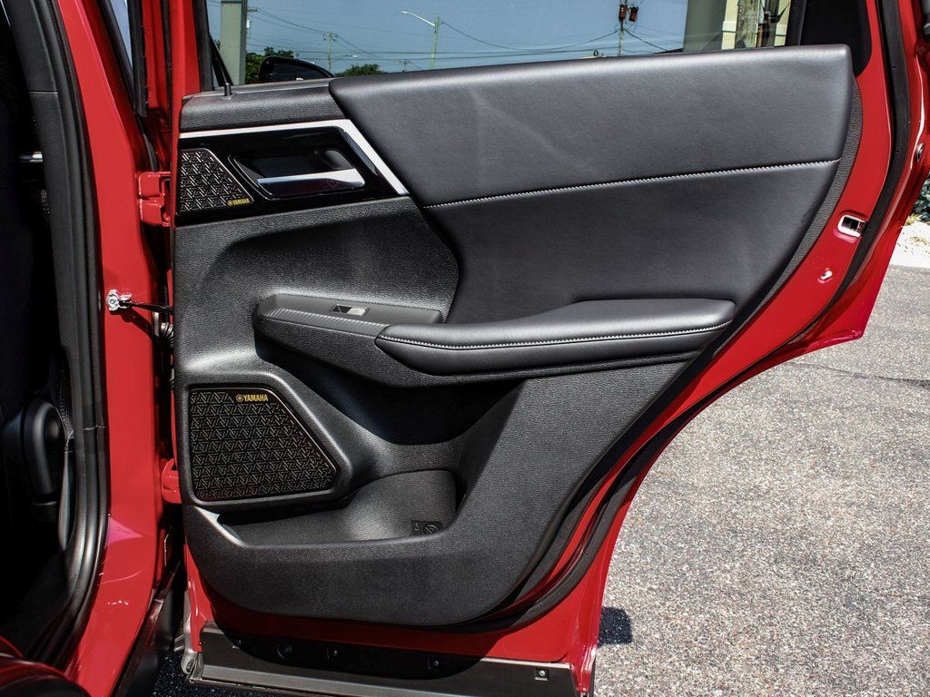 2025 Mitsubishi Outlander SE - Photo 12