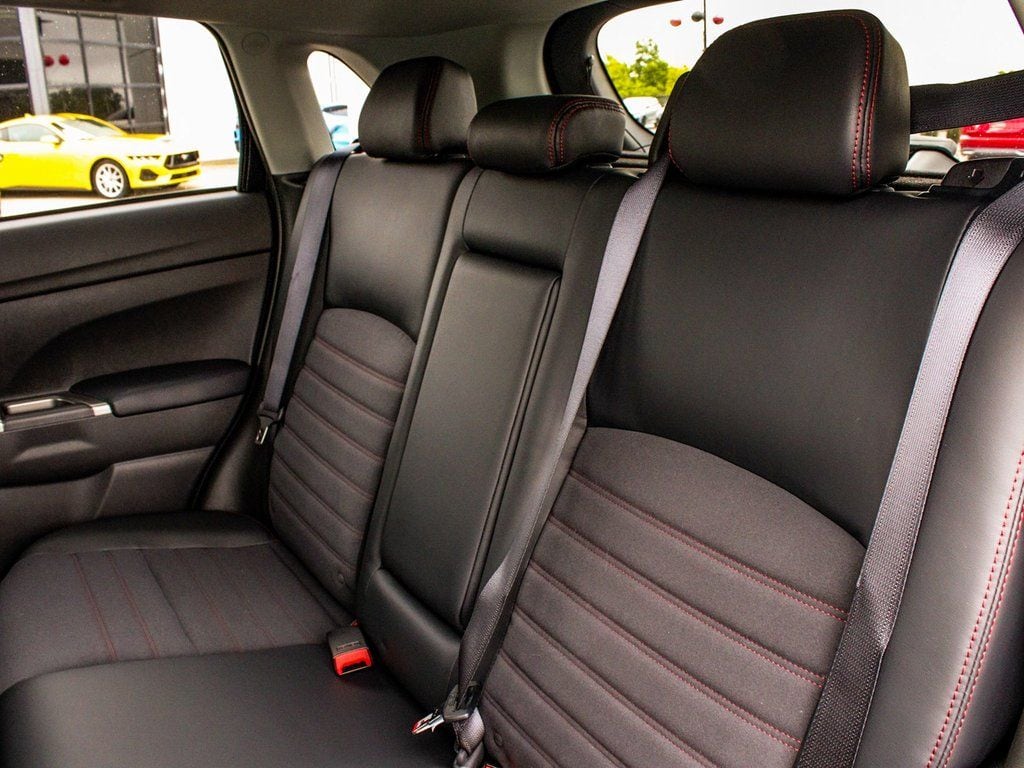 2024 Mitsubishi Outlander Sport SE - Photo 32