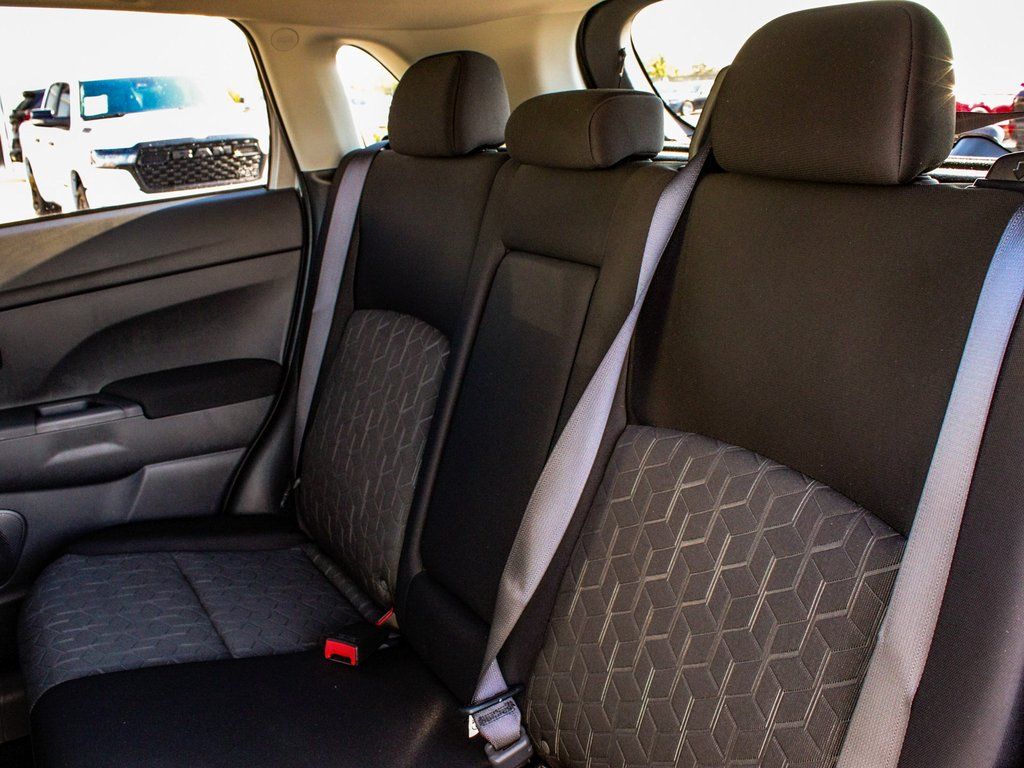 2025 Mitsubishi Outlander Sport ES - Photo 31