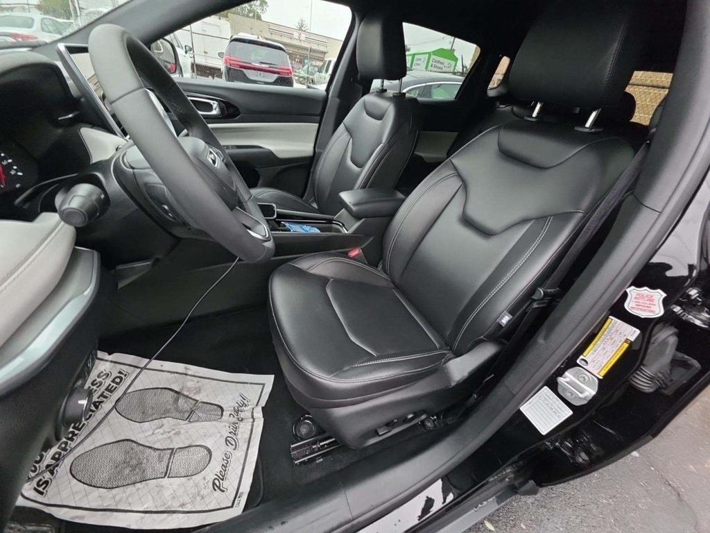 Used 2025 Jeep Compass Limited SUV