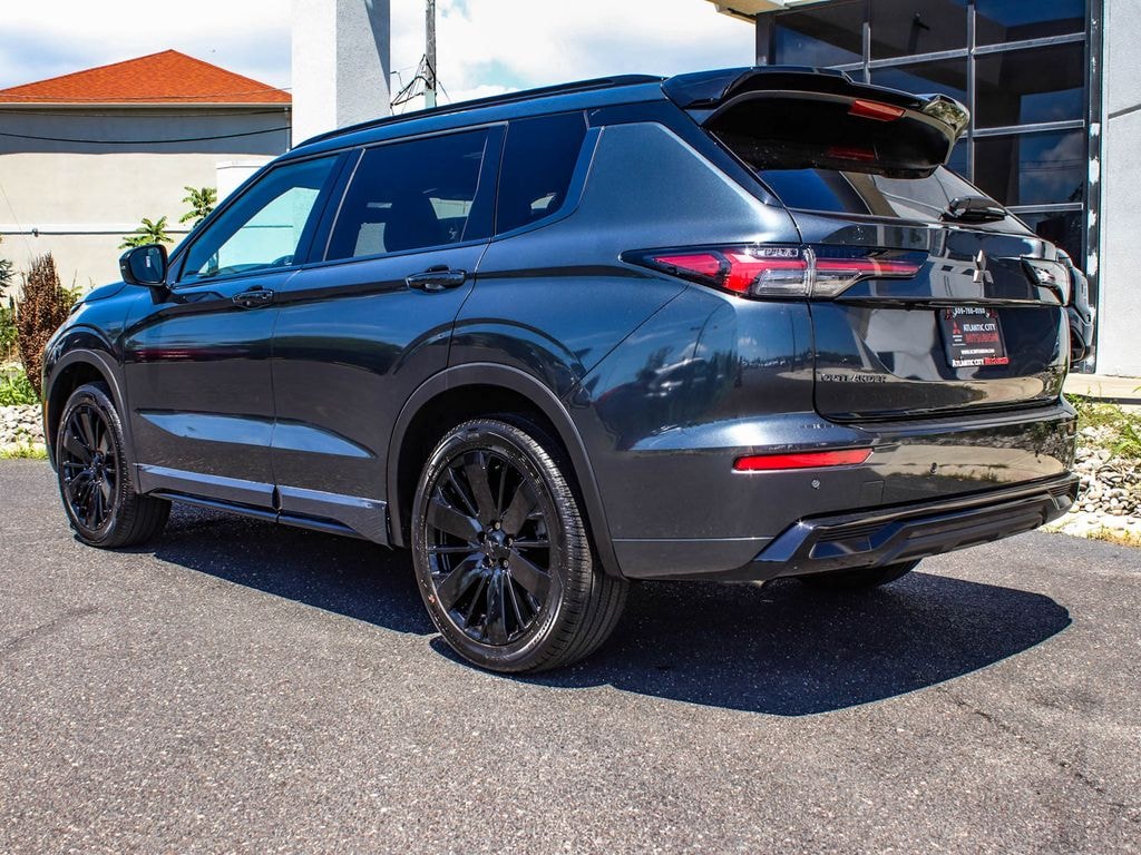 New 2026 Mitsubishi Outlander Black Edition SUV