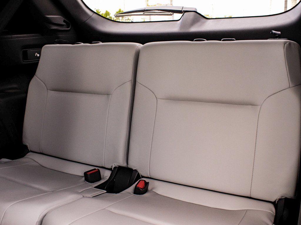 2025 Mitsubishi Outlander SEL Platinum Edition - Photo 38