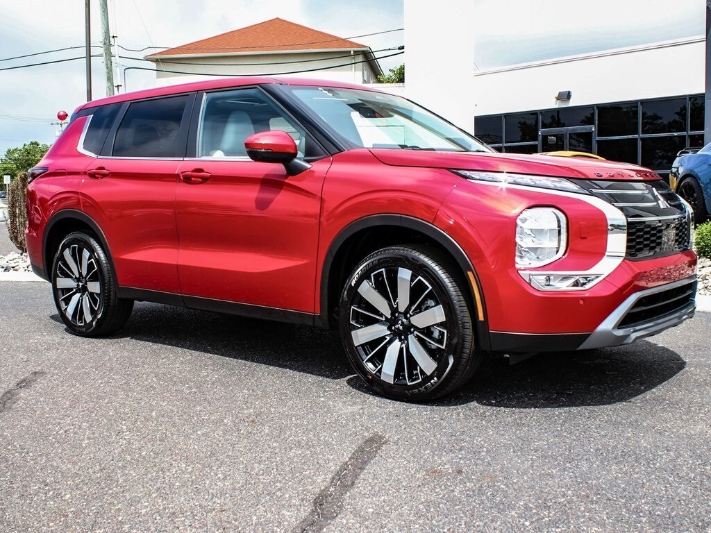 2025 Mitsubishi Outlander SE photo 3