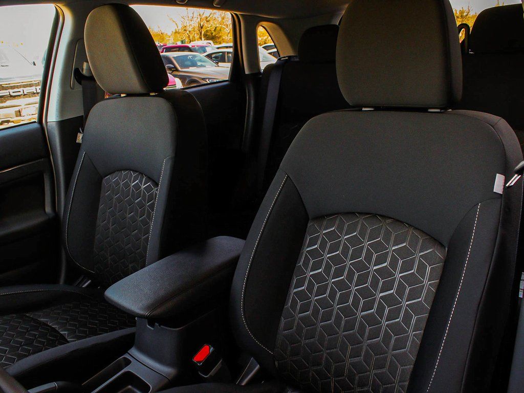 2025 Mitsubishi Outlander Sport ES - Photo 28