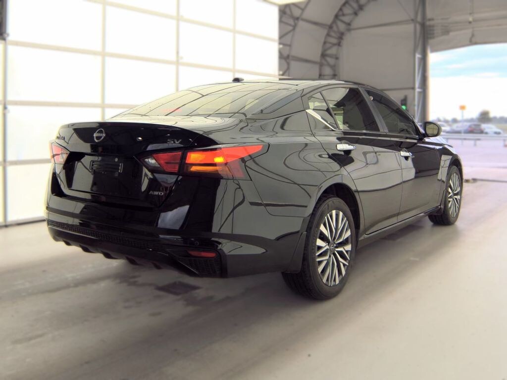 Used 2024 Nissan Altima 2.5 SV Sedan