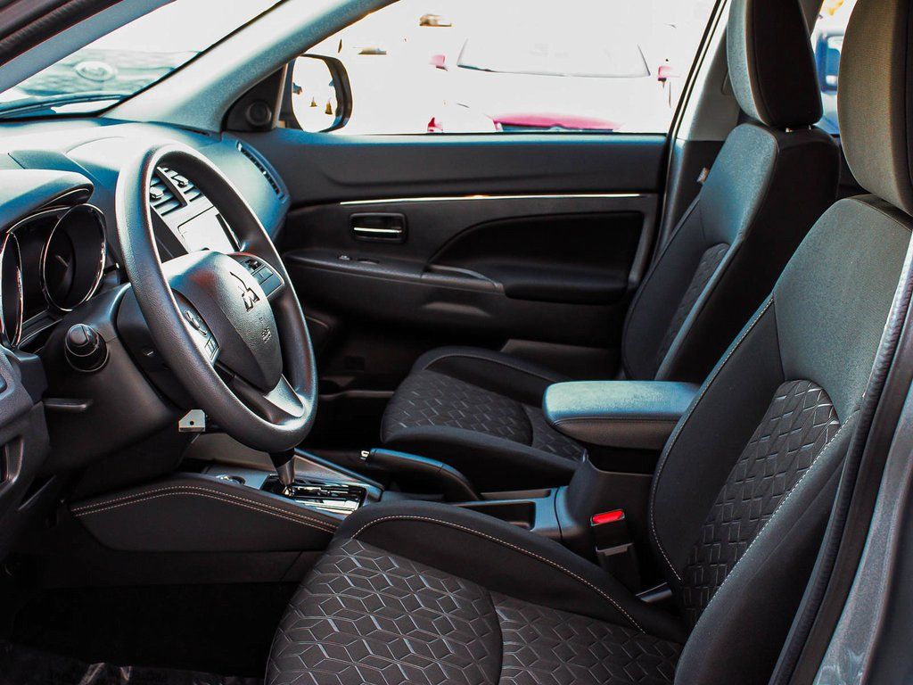 2025 Mitsubishi Outlander Sport ES - Photo 29