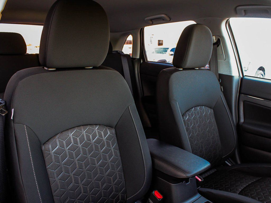 2025 Mitsubishi Outlander Sport ES - Photo 40