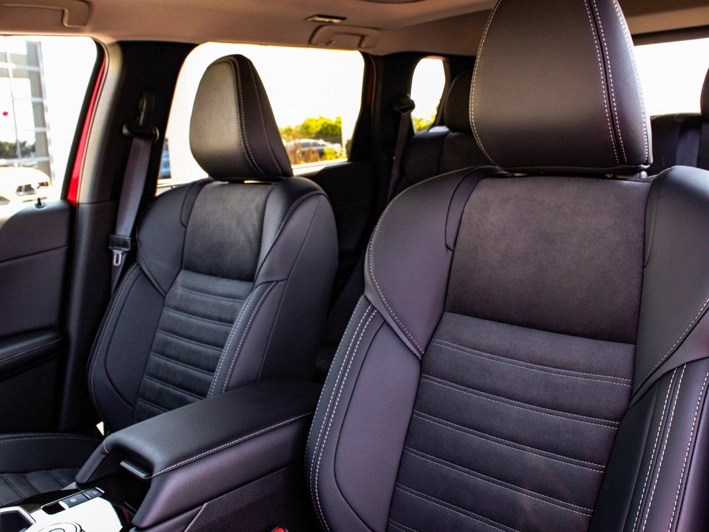 2025 Mitsubishi Outlander SE - Photo 32
