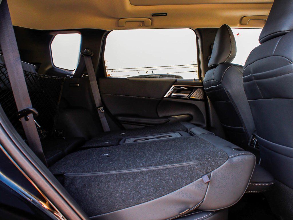 2025 Mitsubishi Outlander SE - Photo 34