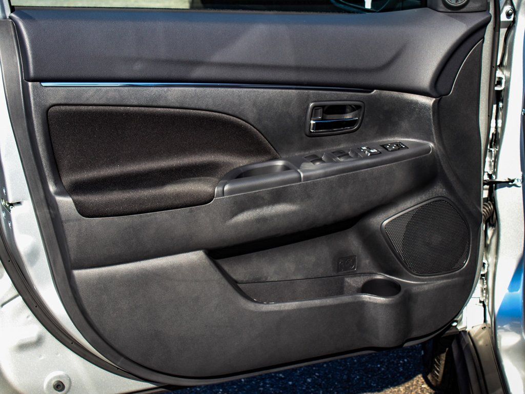 2025 Mitsubishi Outlander Sport ES - Photo 8