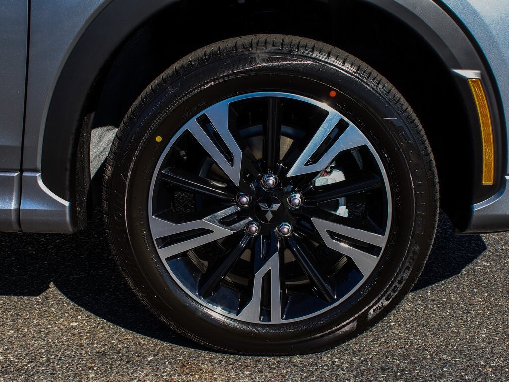 2026 Mitsubishi Eclipse Cross SEL photo 4