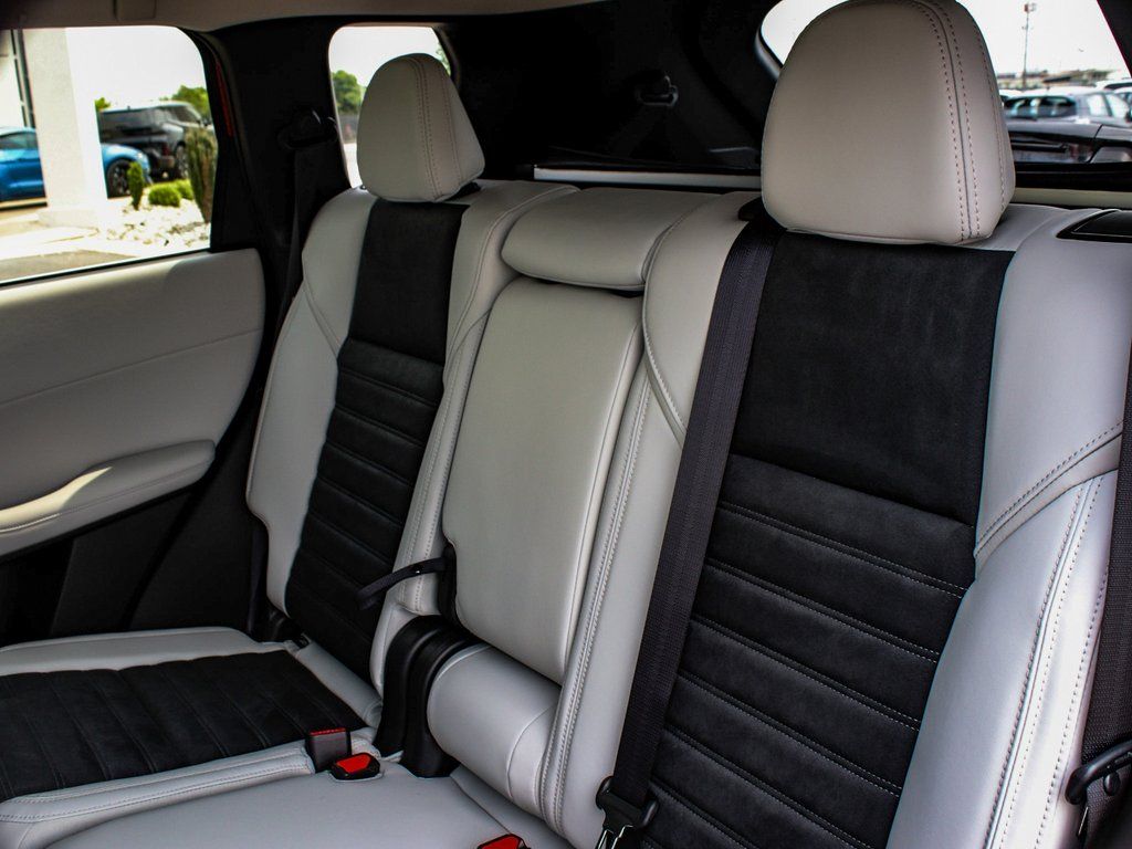2025 Mitsubishi Outlander SE - Photo 33