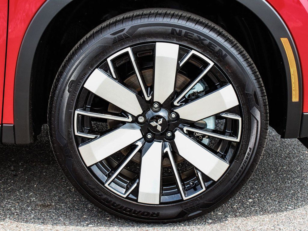 2025 Mitsubishi Outlander SE - Photo 7