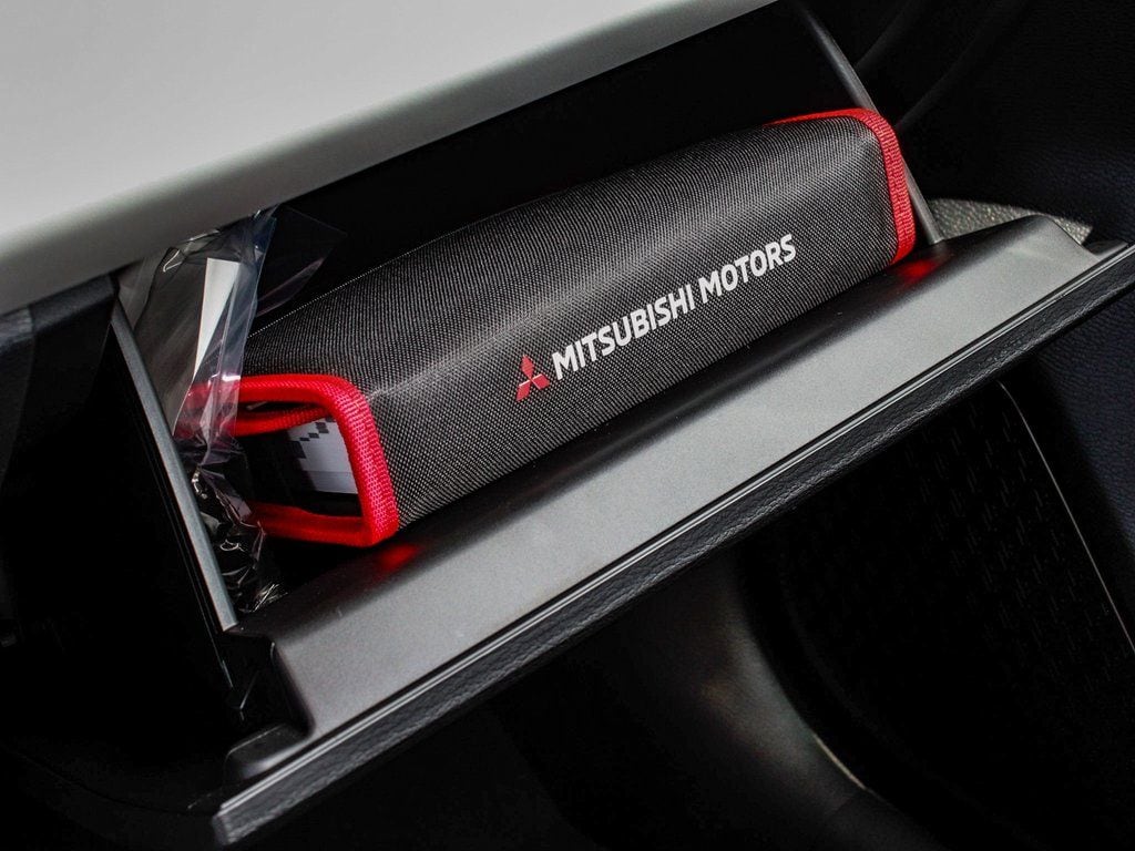 2025 Mitsubishi Outlander SE - Photo 18