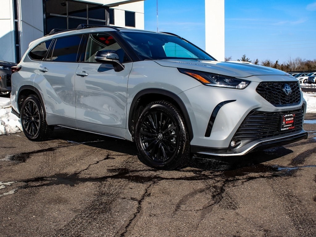 Used 2025 Toyota Highlander XSE SUV
