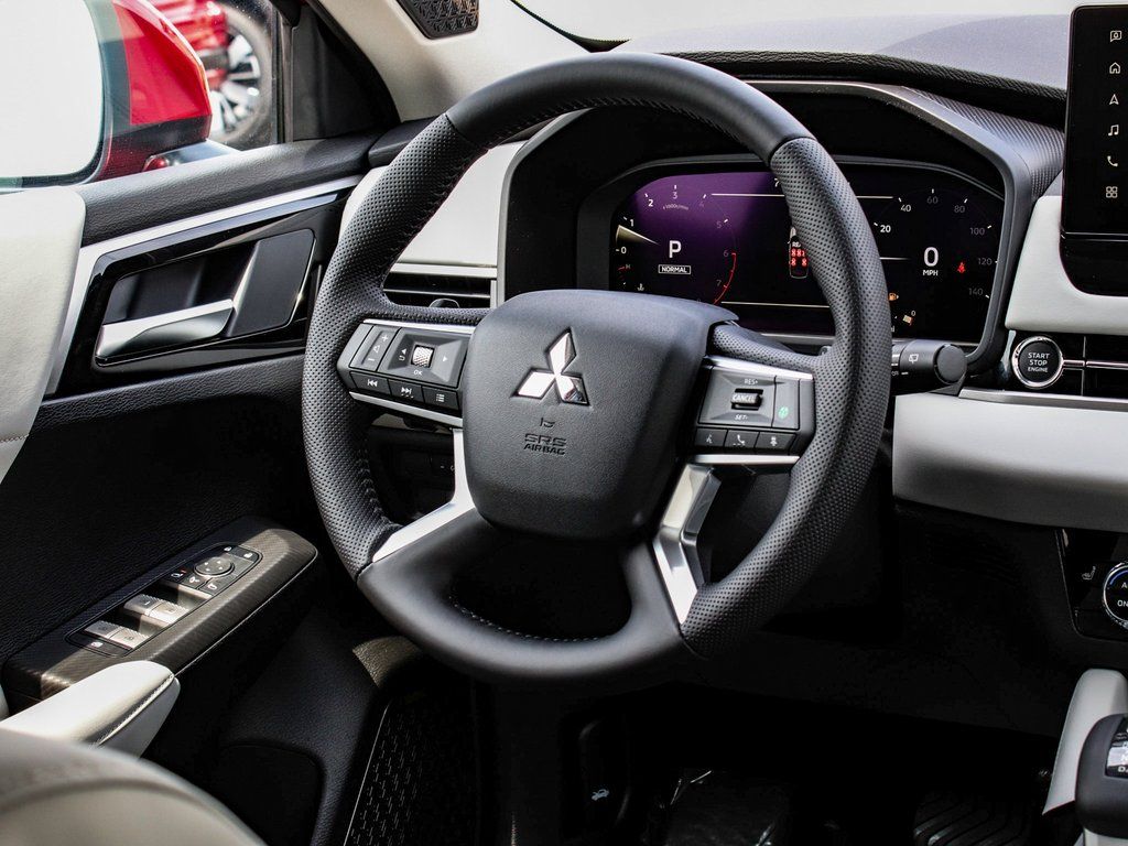 2025 Mitsubishi Outlander SE - Photo 25