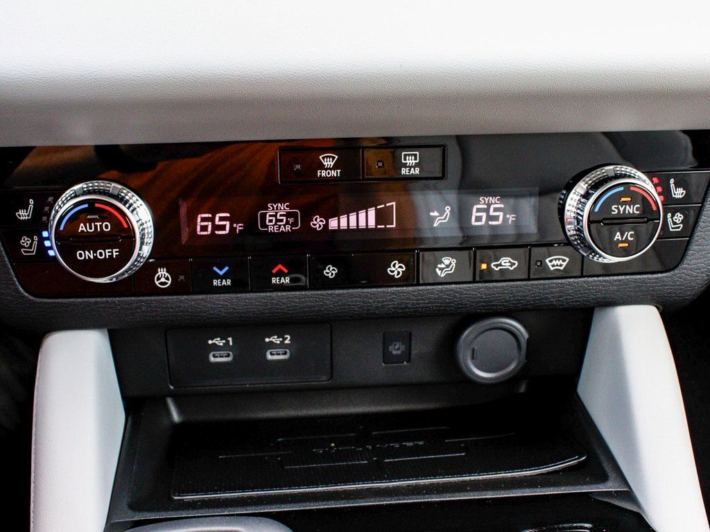 2025 Mitsubishi Outlander SEL Platinum Edition - Photo 24