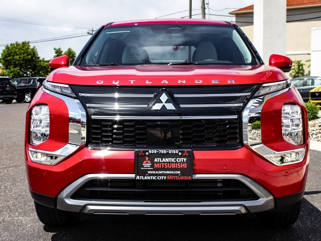 2025 Mitsubishi Outlander SE photo 2
