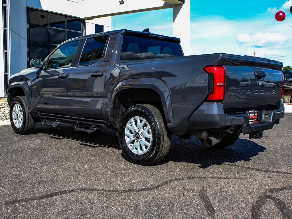 2024 Toyota Tacoma SR5 photo 4