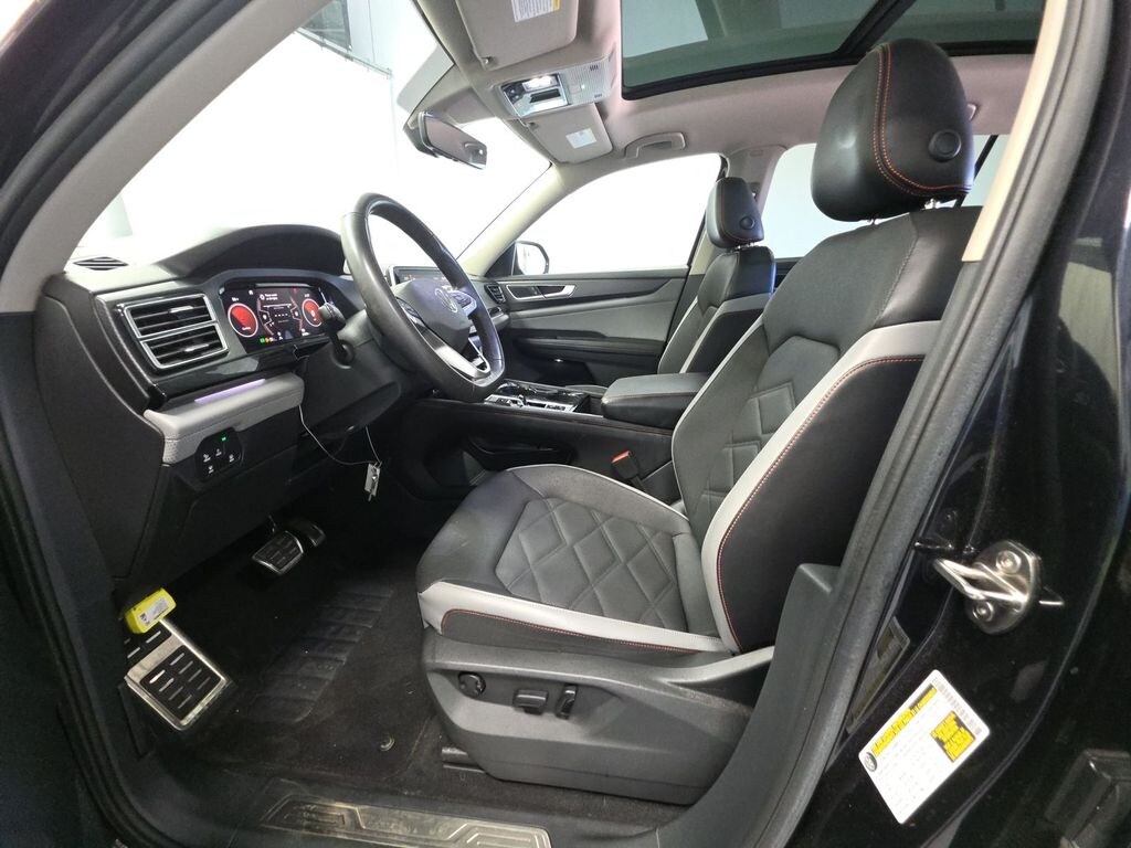 Used 2024 Volkswagen Atlas 2.0T Peak Edition SE w/Technology SUV