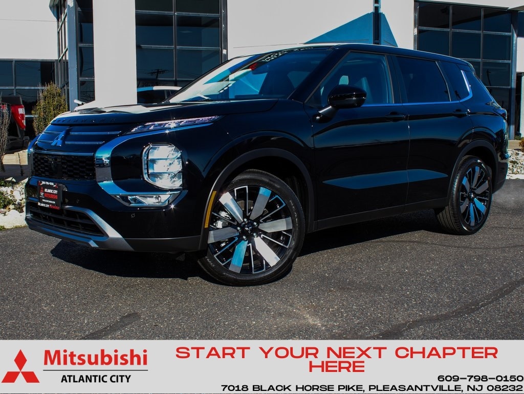 2026 Mitsubishi Outlander SE's photo