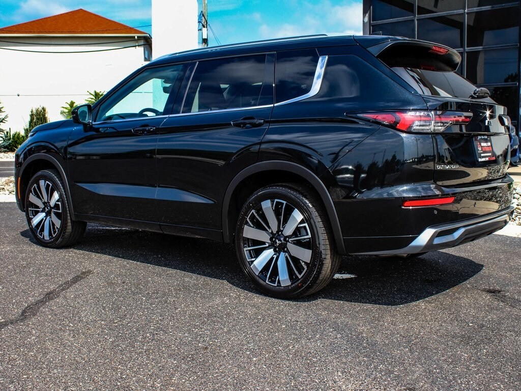 2025 Mitsubishi Outlander SEL photo 4