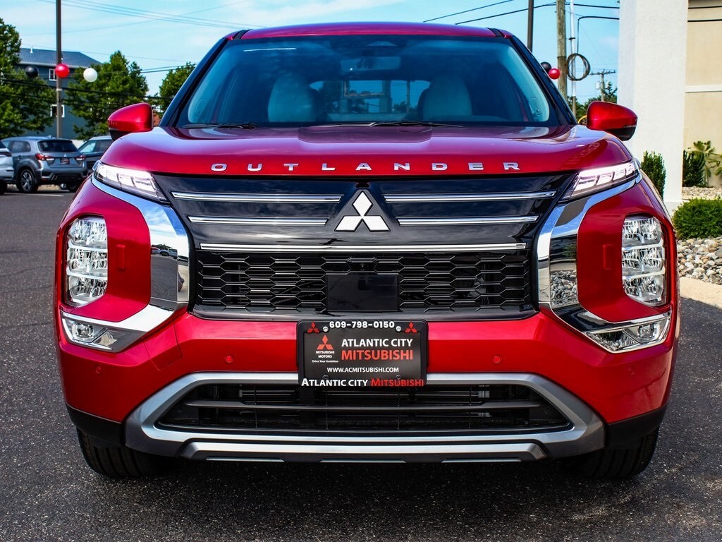 2025 Mitsubishi Outlander SE photo 2