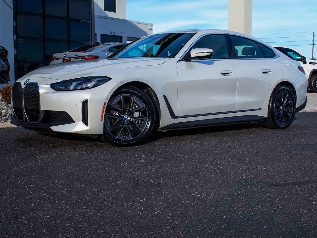 2025 BMW i4 M50's photo