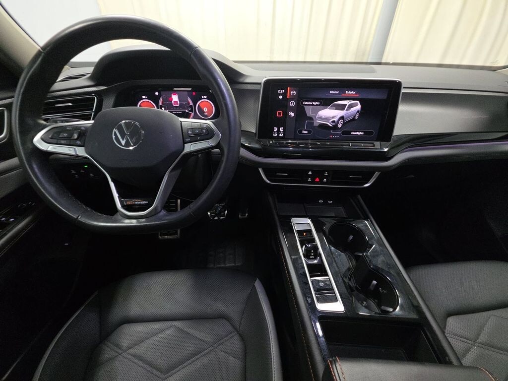 Used 2024 Volkswagen Atlas 2.0T Peak Edition SE w/Technology SUV